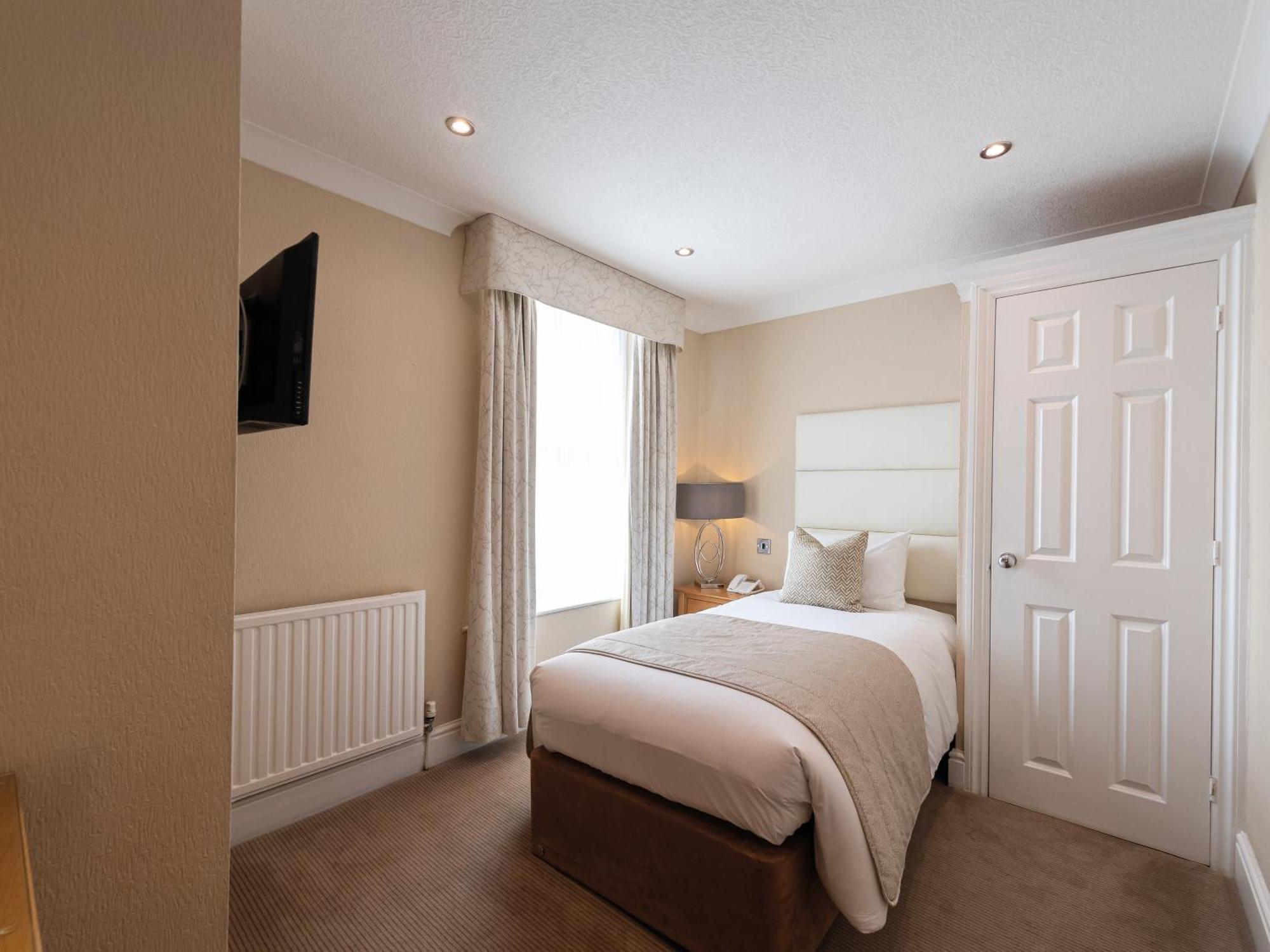 The Royal & Fortescue Hotel Barnstaple Extérieur photo